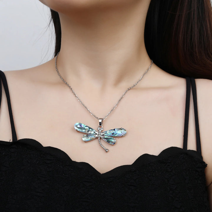 Collana con Pendente a Farfalla in Conchiglia Naturale