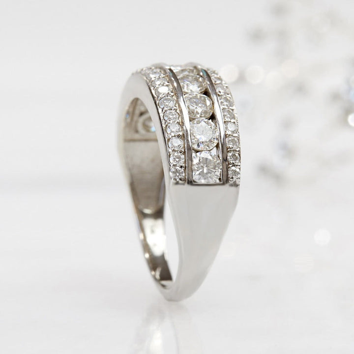 Anello Elegante in Argento con Pietra