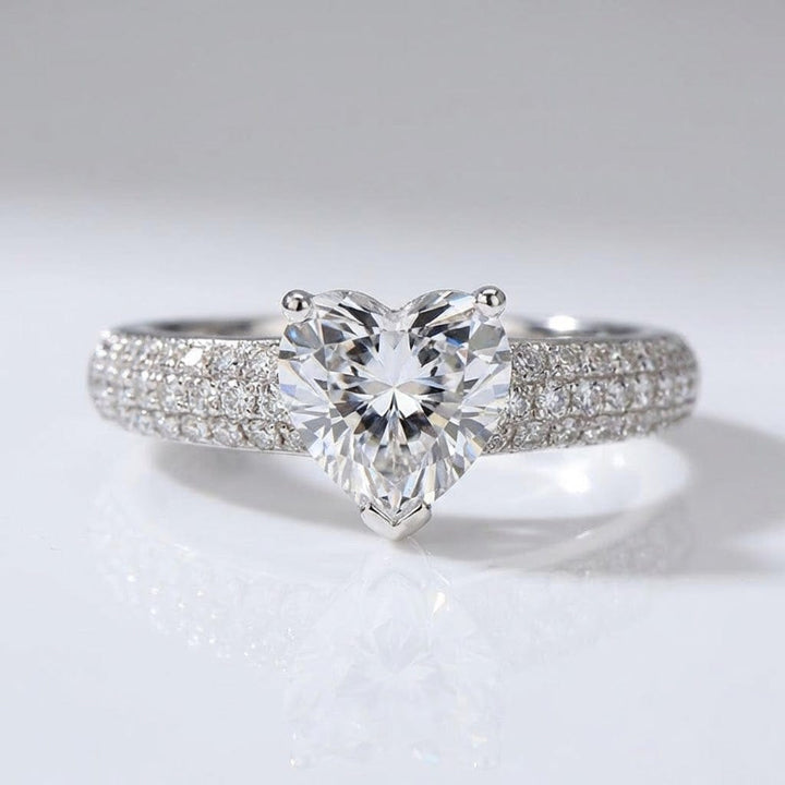 ANELLO PAVÉ color argento A FORMA DI CUORE
