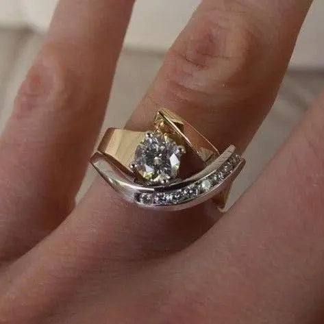 Anello Vintage Irregolare color oro e color argento con Zirconia