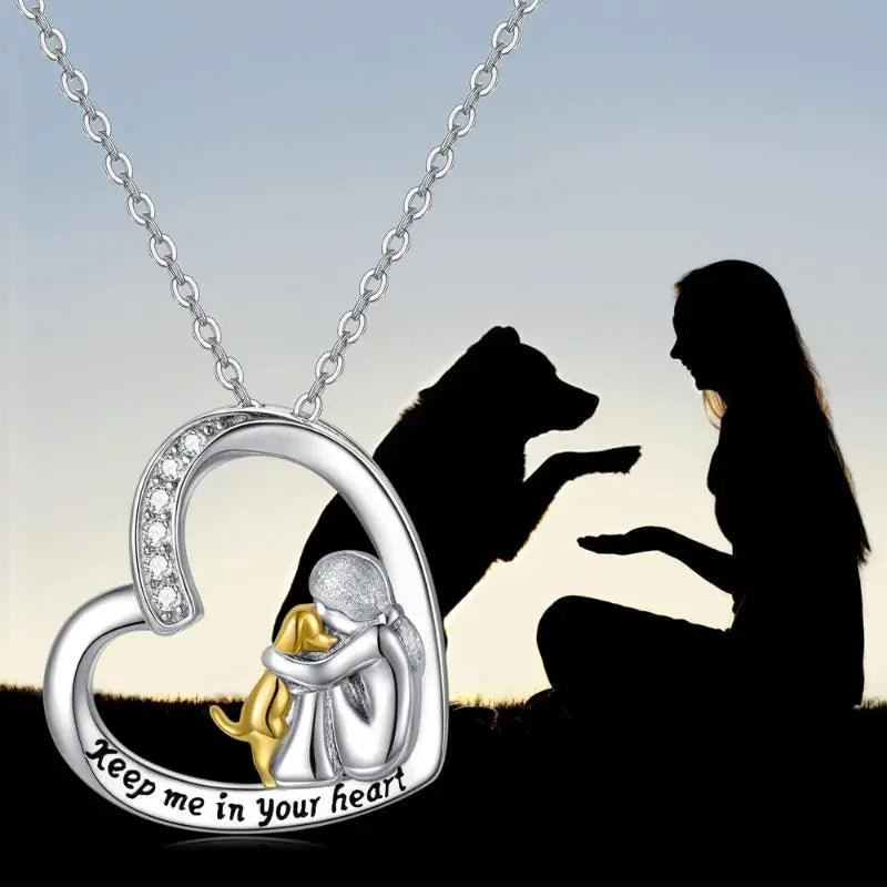 Collana color argento – Design a Cuore e Cane con Zirconia