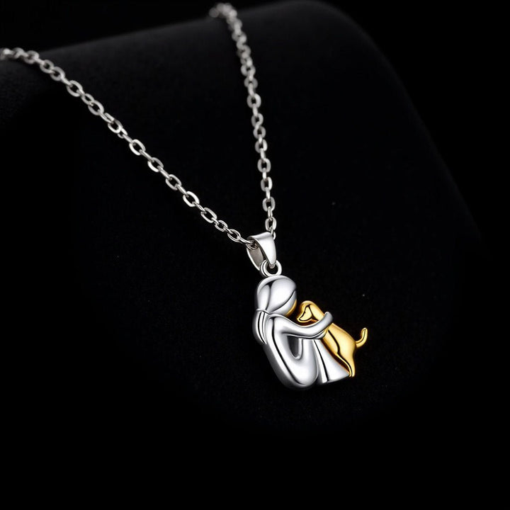 Collana con Pendente a Forma di Abbraccio con Orecchini in Omaggio – Offerta a Tempo Limitato