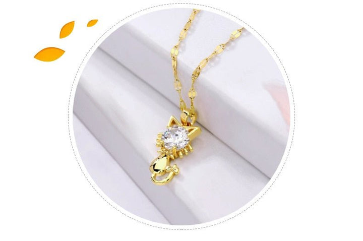 Collana con gatto placcata color oro con zirconia