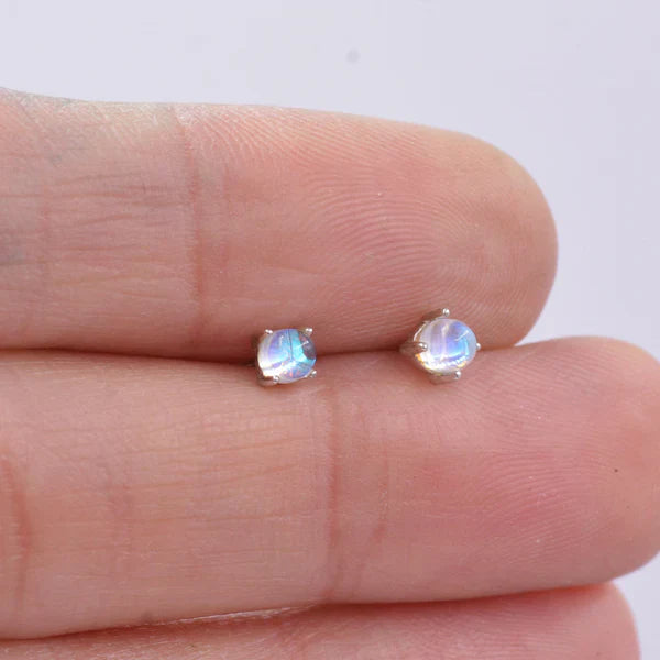 Orecchini a perno piccoli in cristallo di argento a forma di sirena