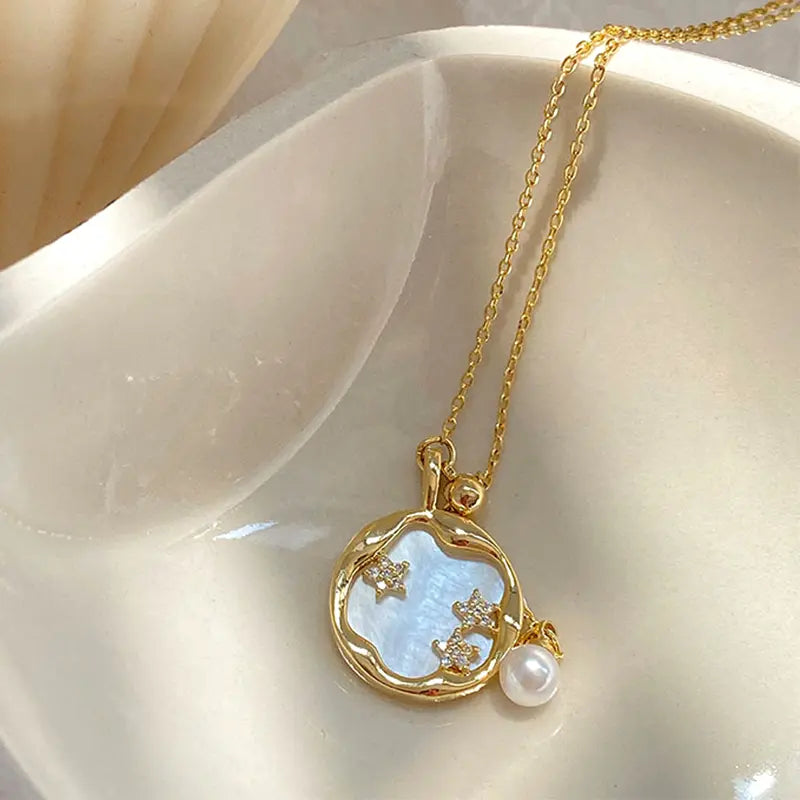 Collana color oro con Pietra di Luna e Perla