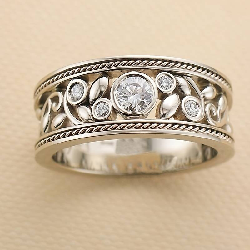 Anello Vintage color argento e Zirconia