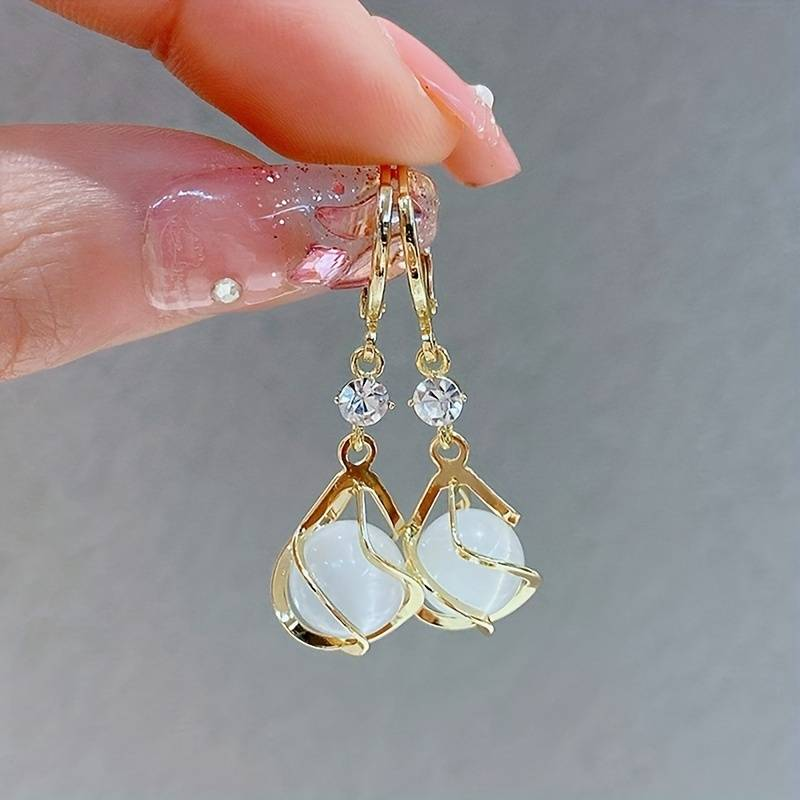 Orecchini D'oro Pendenti in Opale Bianco Vintage