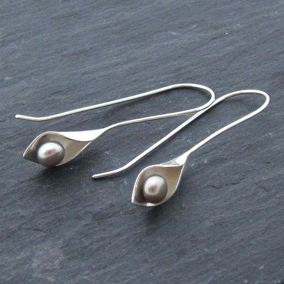Orecchini Pendenti in Perla color argento Vintage