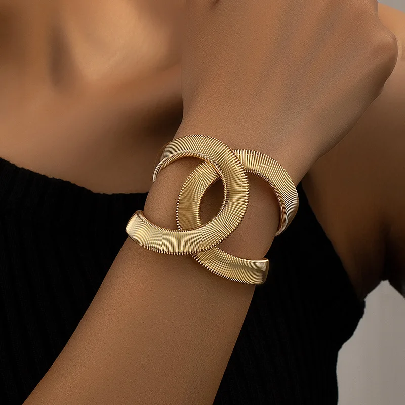 Elegante Bracciale Doppio Dorato