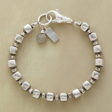 Bracciale Vintage color argento con Perline Cubiche
