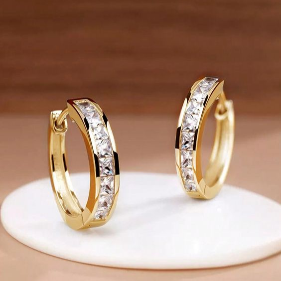 Orecchini Eleganti color oro e Cristallo