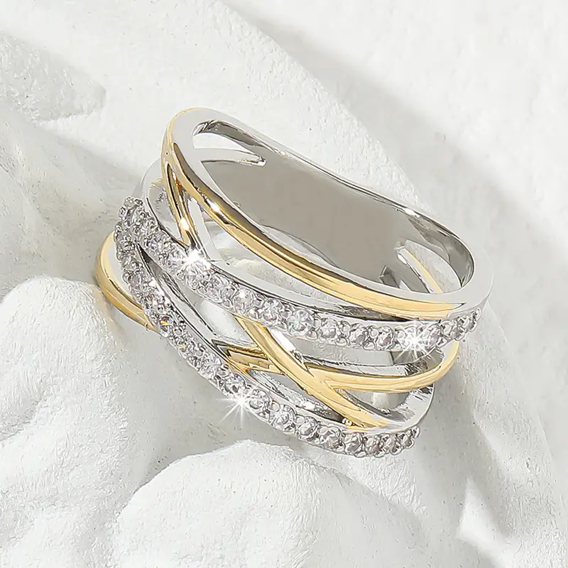Anello color oro e color argento con Zirconia Luminoso a Strati