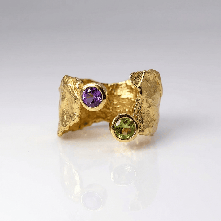 ANELLO IN AMETISTA E PERIDOTO RUSTICO D'ORO - (REGOLABILE)