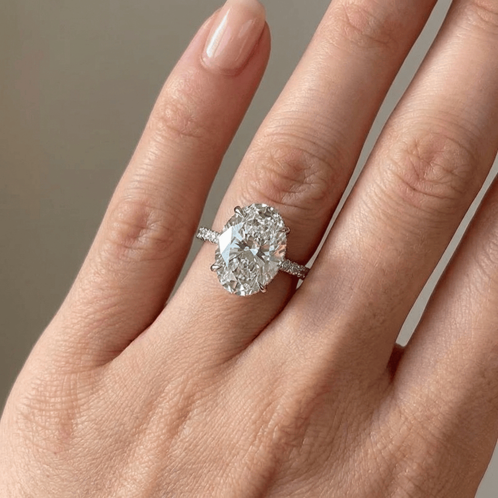 ANELLO ELEGANTE color argento CON Zirconia OVALE