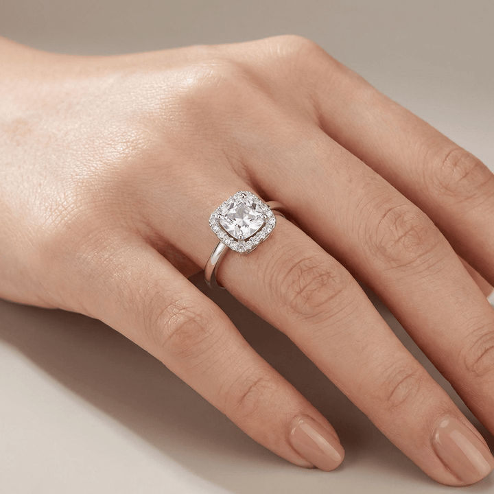ANELLO HALO IN ZIRCONIA ARGENTATA