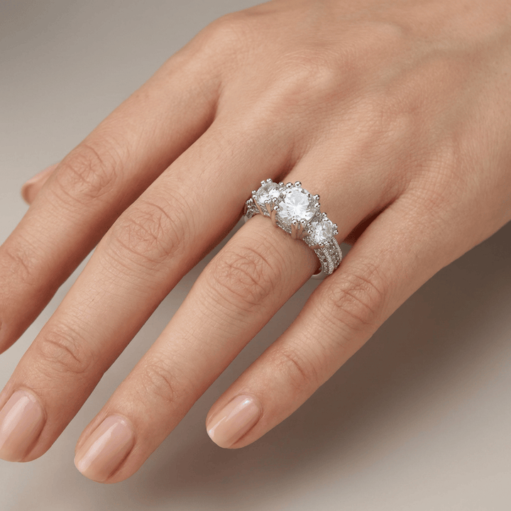ANELLO HALO IN ZIRCONIA TONDA ARGENTATA