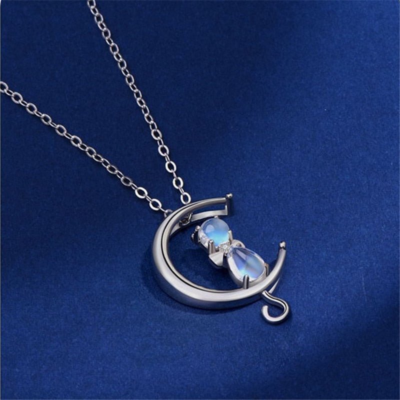 Collana a Mezzaluna in Pietra di Luna e Gatto