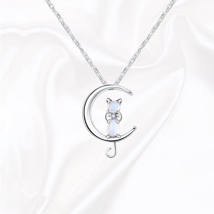 Collana a Mezzaluna in Pietra di Luna e Gatto