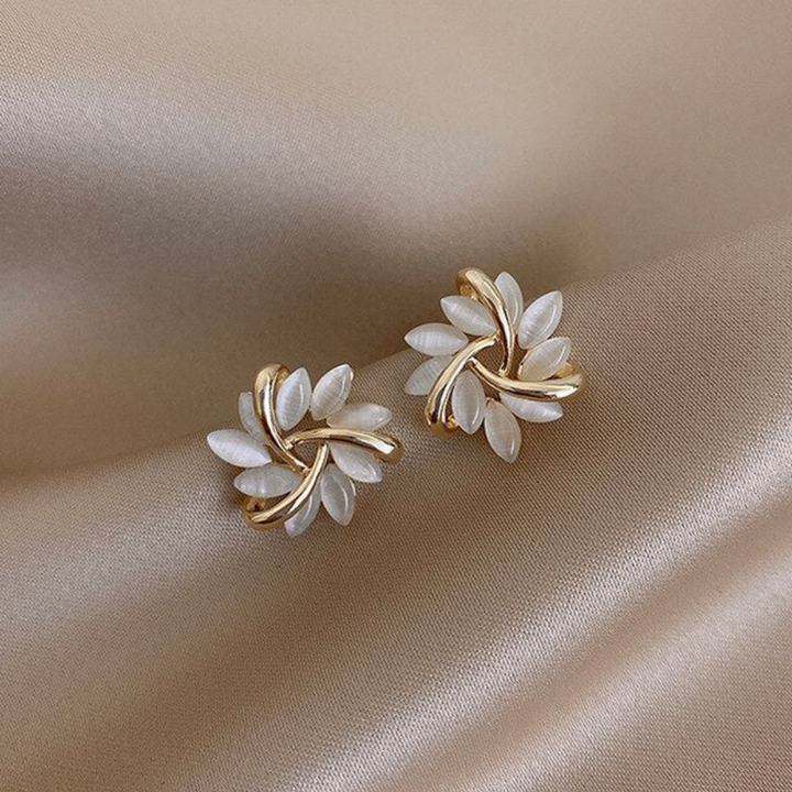 Orecchini di Opale Bianco di Lusso color oro