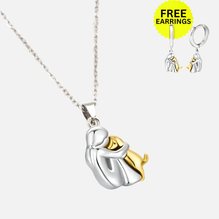 Collana con Pendente a Forma di Abbraccio con Orecchini in Omaggio – Offerta a Tempo Limitato
