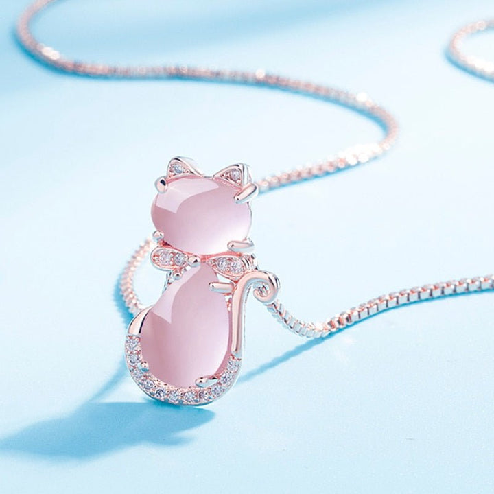 Collana con gatto adorabile in pietra rosa con zirconia