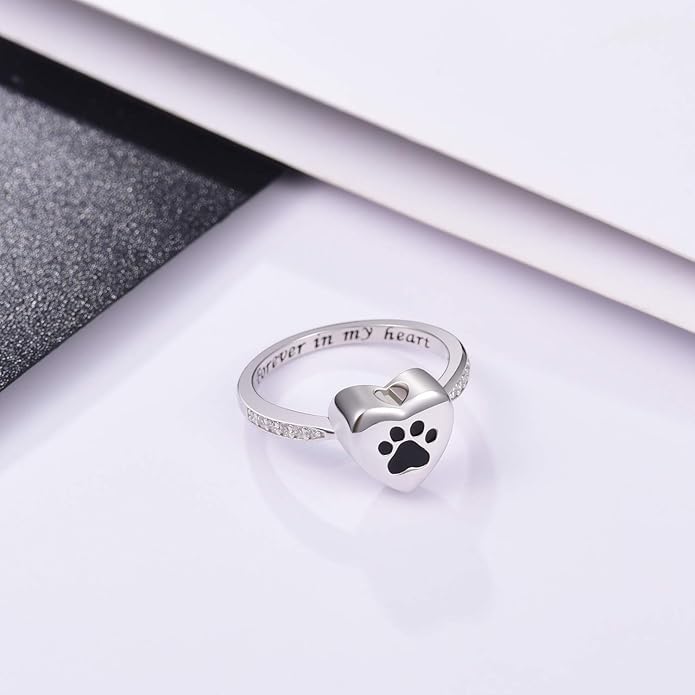 Anello Urna a Stampa di Zampa con Cuore – Gioielli in Memoria per Animali Domestici